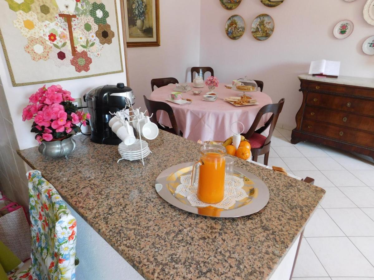 Signorina Felicita Acomodação com café da manhã Agliè Exterior foto